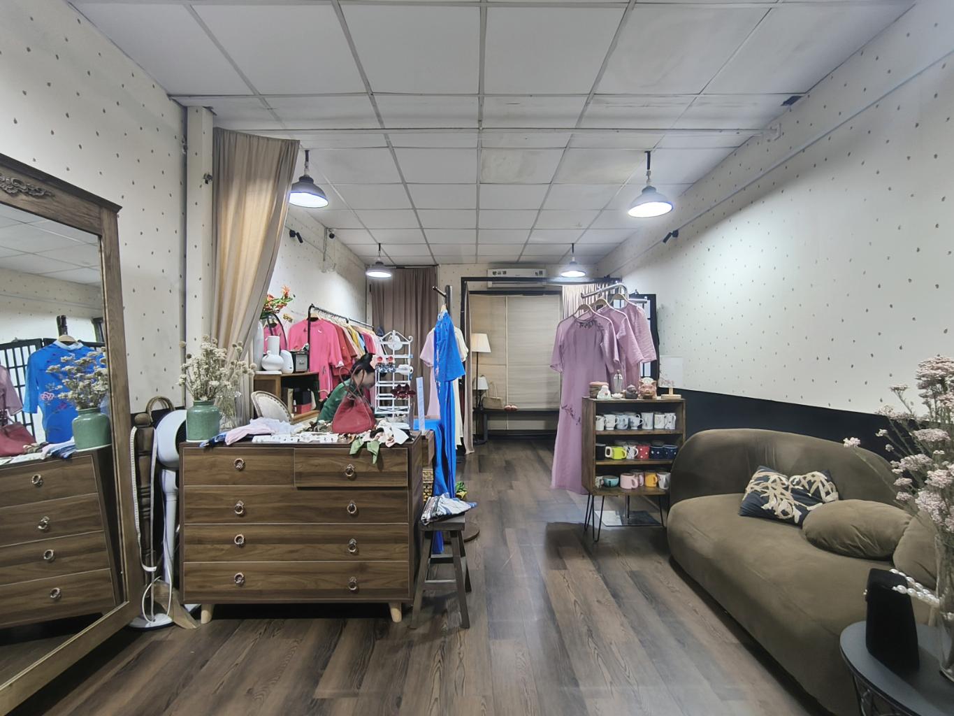Bán nhà riêng hẻm khu vực Lê Văn Sỹ, 60m2, giá 8.1 tỷ, mặt tiền rộng, pháp lý đầy đủ