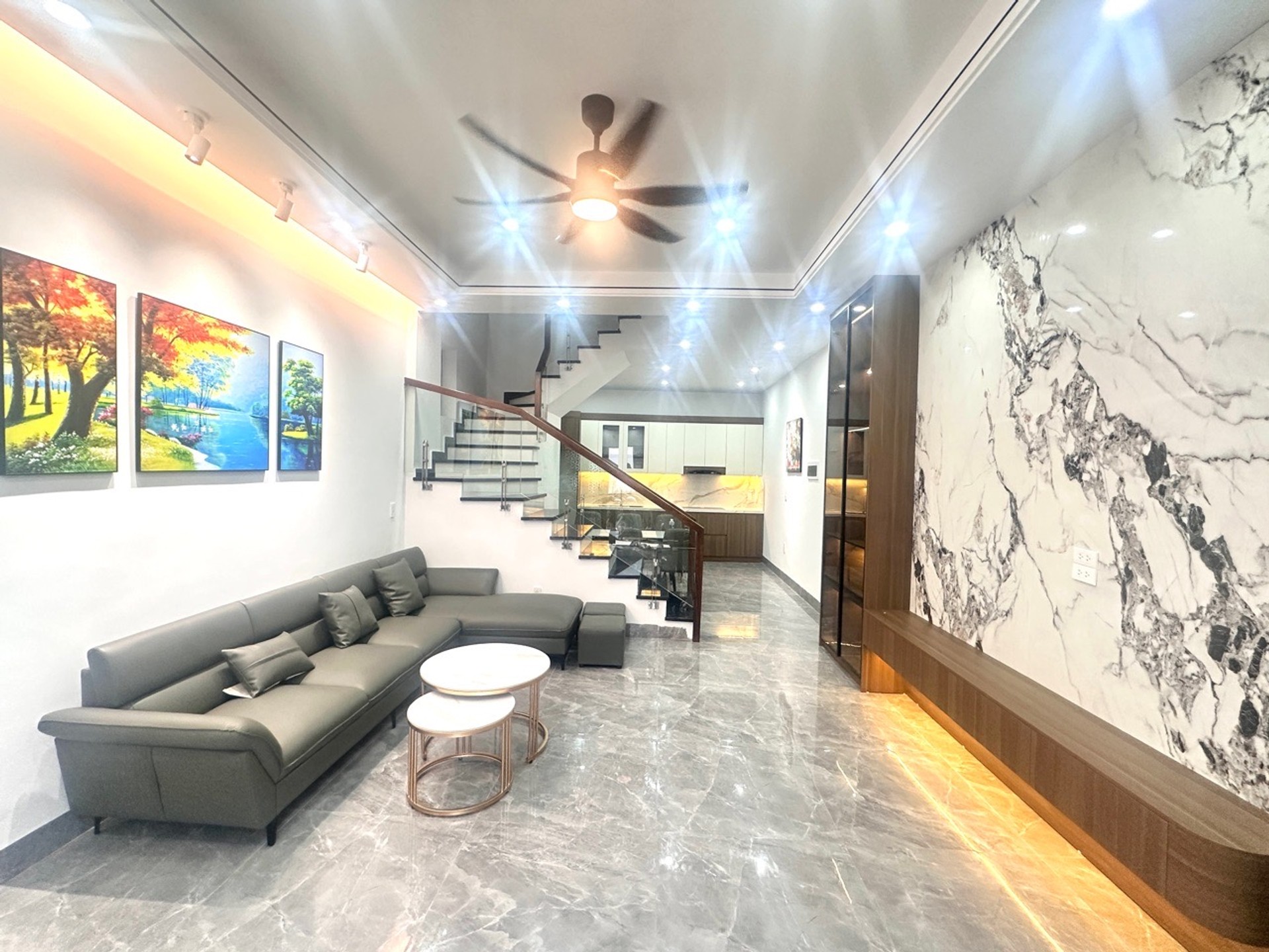 Nhà Lô Góc 3 Mặt Thoáng Gần Phố Bà Triệu 49/52m2 Ôto - Gần Phố - Giá Ưu Đãi Nhất