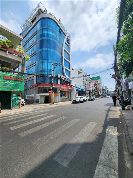 Bán nhà mặt phố 5 tầng mặt tiền 4.8m tại khu kinh doanh sầm uất, diện tích 39m²