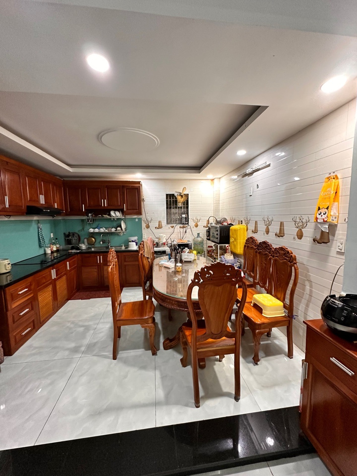 Nhà mặt phố 3 tầng rộng rãi, xe Công quay lại Ngày đêm, Thới An, Quận. Chỉ 6.7 tỷ