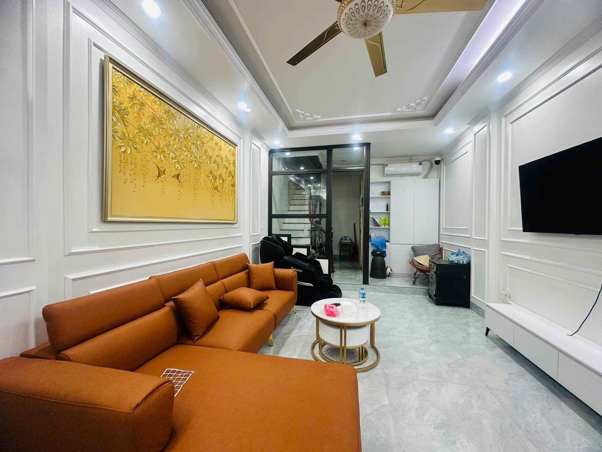 Nhà 7 tầng mới xây có thang máy, gara ô tô tại khu vực Hồ Tùng Mậu