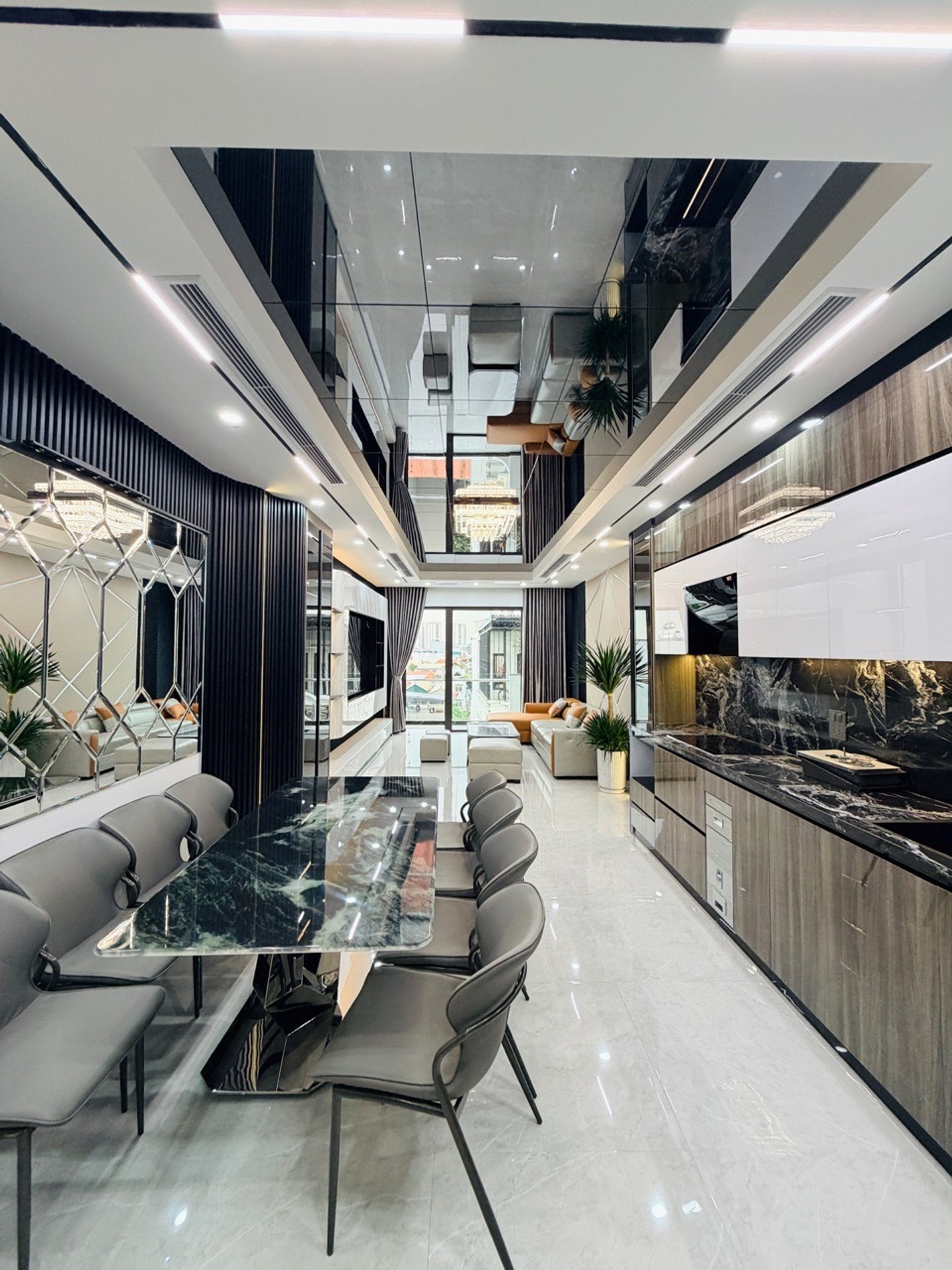 BÁN NHÀ ĐÀM QUANG TRUNG 60.5M2- 8 TẦNG THANG MÁY - GARA Ô TÔ - 25 Tỷ