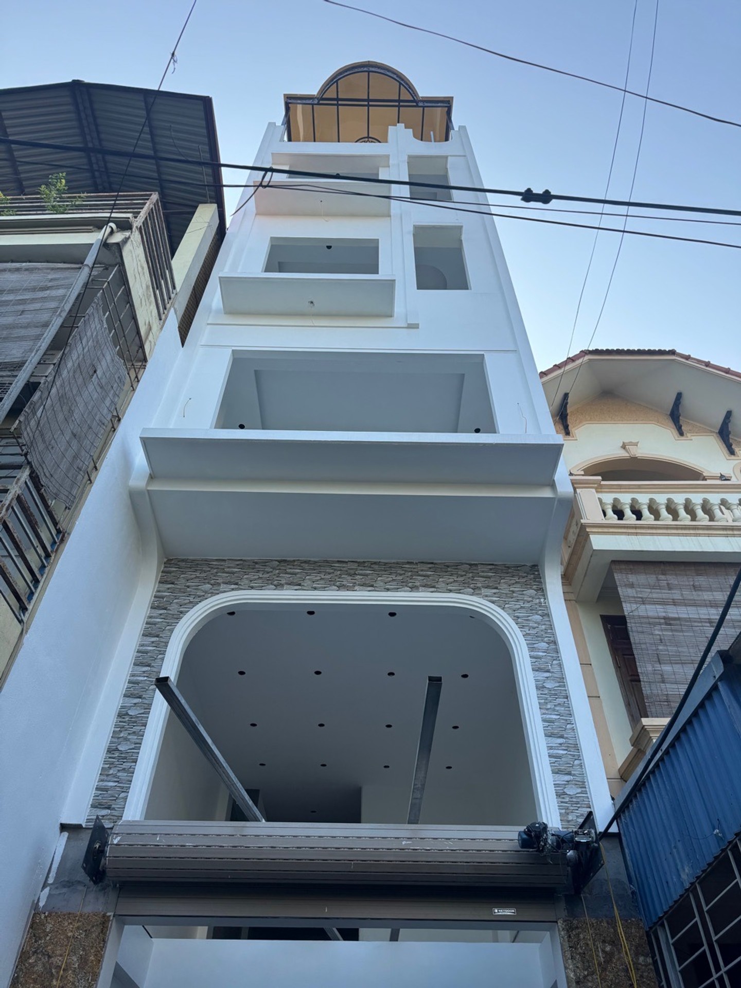 Nhà mặt phố siêu đẹp, kinh doanh đỉnh sát ga tàu Yên Nghĩa
