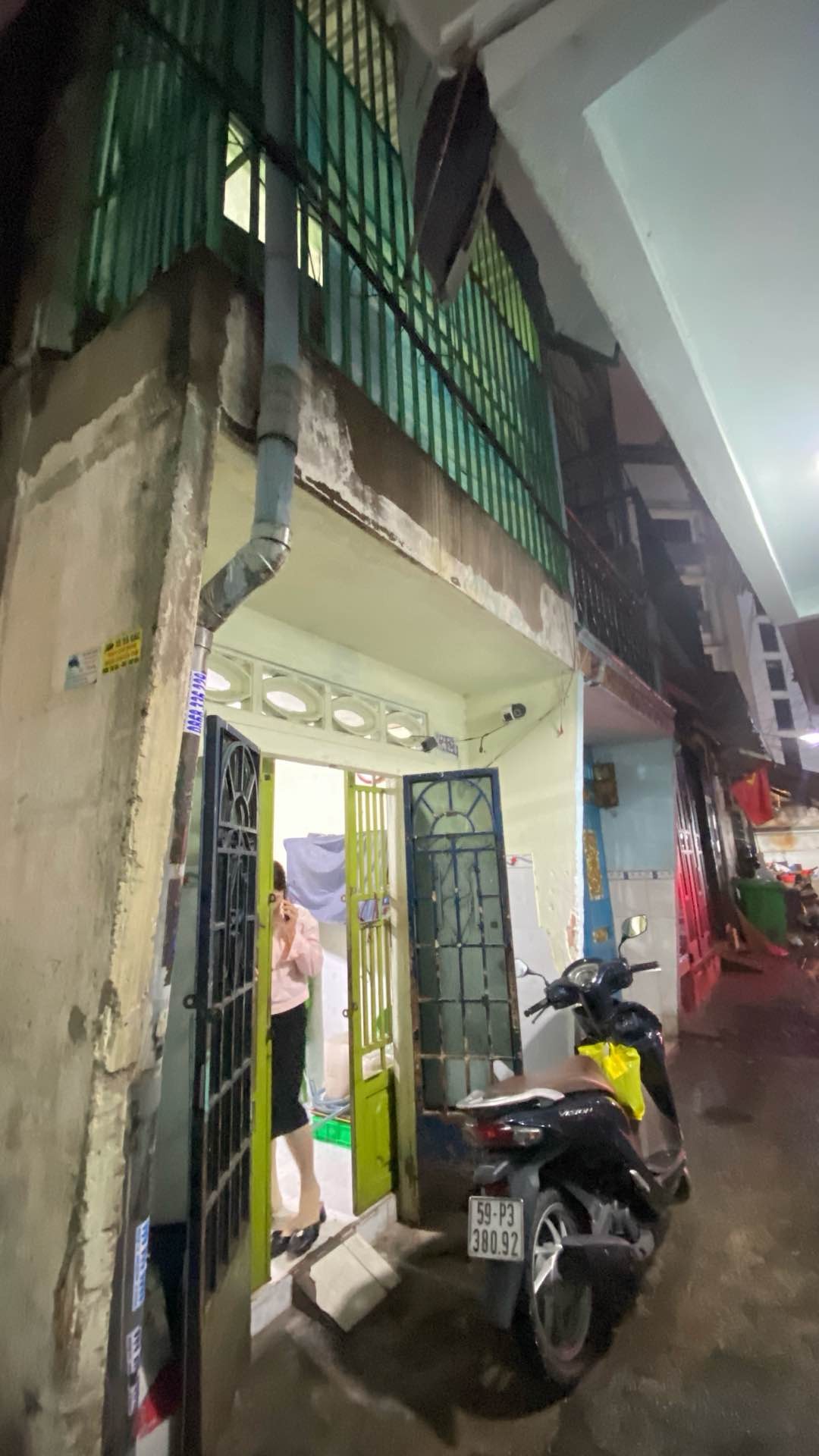 Bán nhà 2 tầng, 2 phòng ngủ, Quận 3, hẻm xe tải né nhau