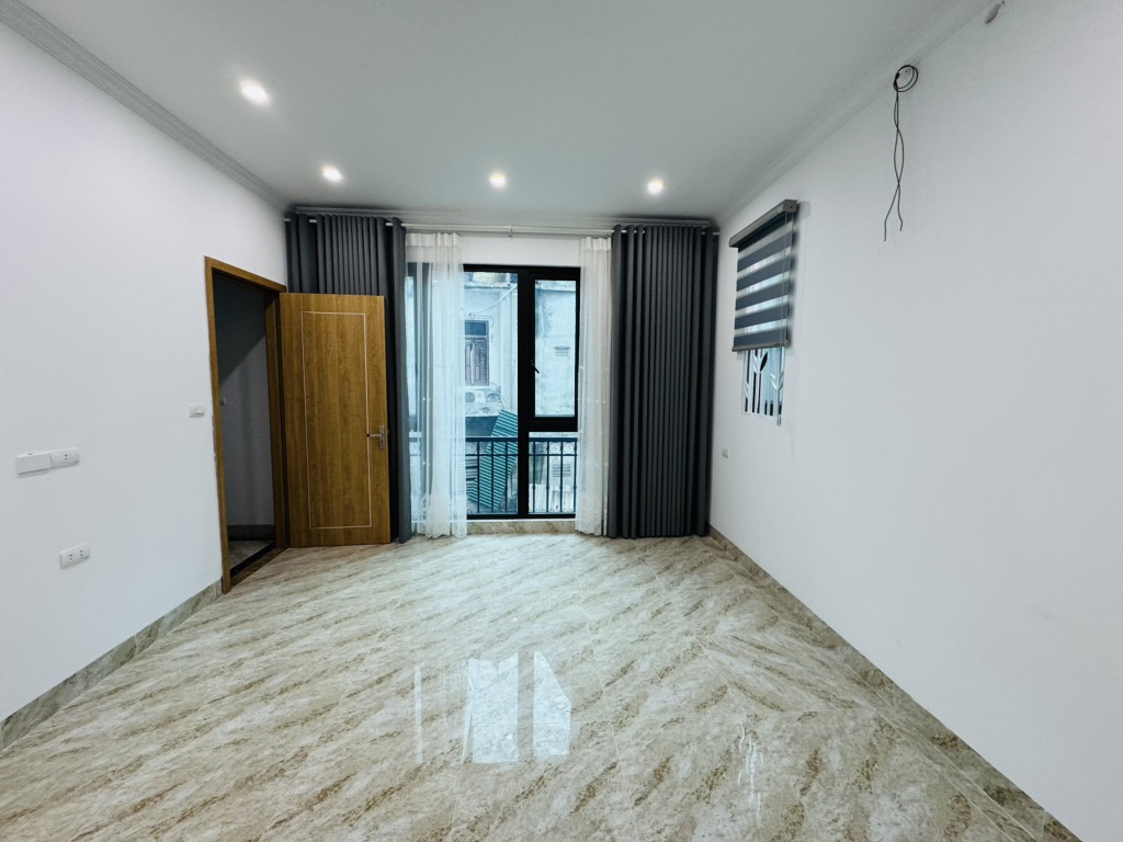 Nhà Lô Góc 5 Tầng Có Thang Máy, Ô Tô Đỗ Cửa Lê Trọng Tấn, Hà Đông