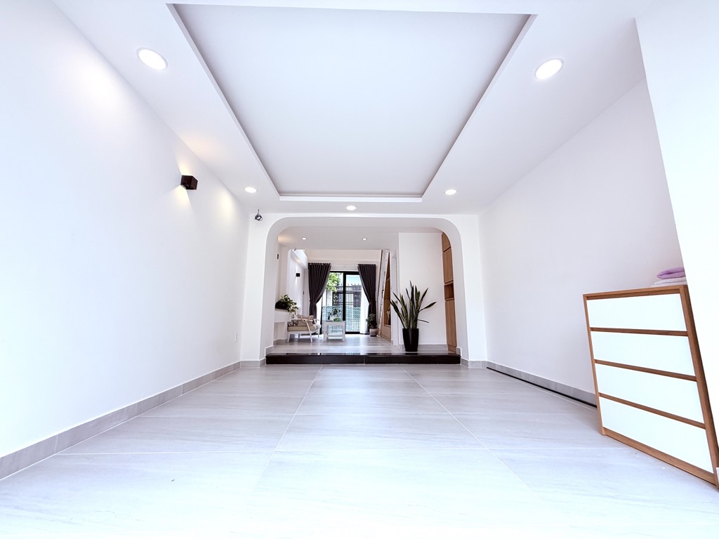 Bán nhà 5 tầng 4 phòng ngủ, diện tích 44m2 tại Thống Nhất