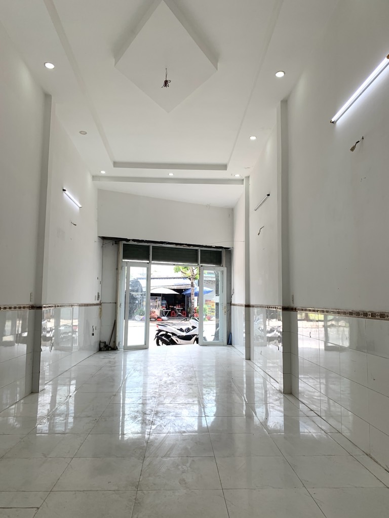 Nhà mt Nguyễn Văn Bứa chỉ 5.x tỷ - diện tích: 4x28m shr