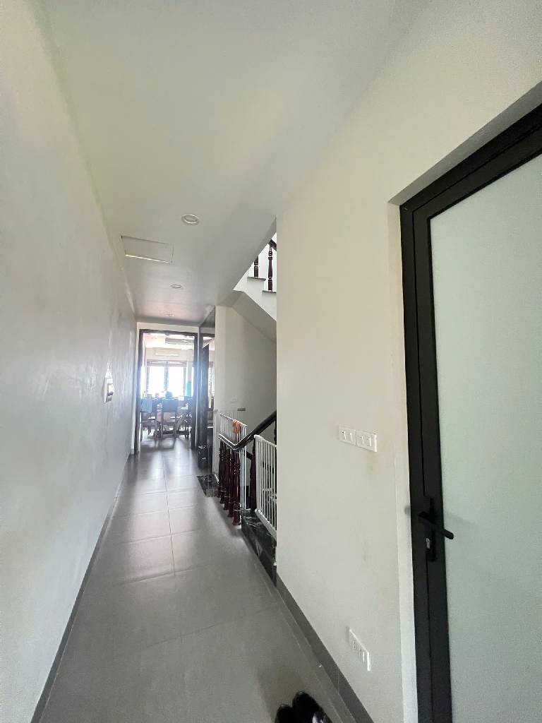 Mặt Phố Mai Dịch 70m - 7 tầng thang máy -MẶT PHỐ - Nhà 2 mặt tiền trước sau-VỈA HÈ - Ô TÔ TRÁNH