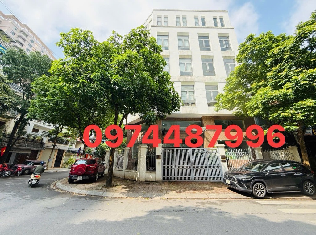 Cơ hội sở hữu nhà mặt phố vị trí vàng khu đô thị Dịch Vọng, lô góc ba mặt thoáng