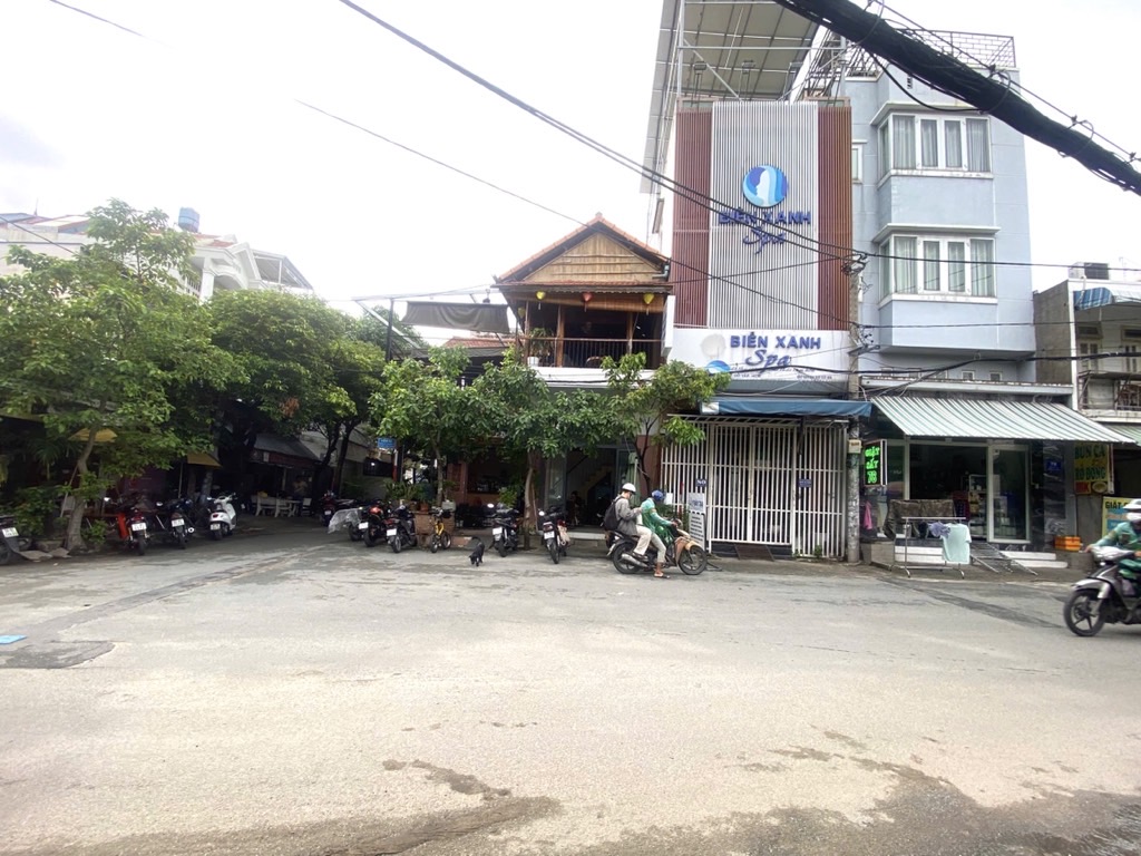 Bán nhà mặt phố 4 tầng, mặt tiền 13m, diện tích 151m2 tại Gò Vấp