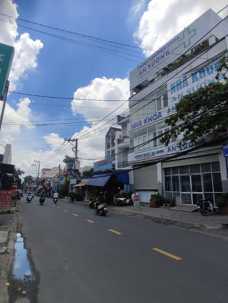 Bán nhà mặt tiền Tân Thới Nhất 02, mặt tiền rộng 10m phù hợp kinh doanh