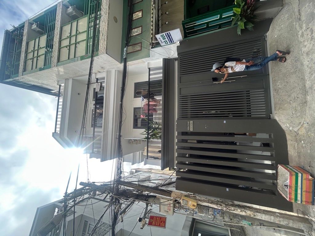 Bán nhà mặt phố 5 tầng phường địa phương, căn góc, thang máy, sổ vuông