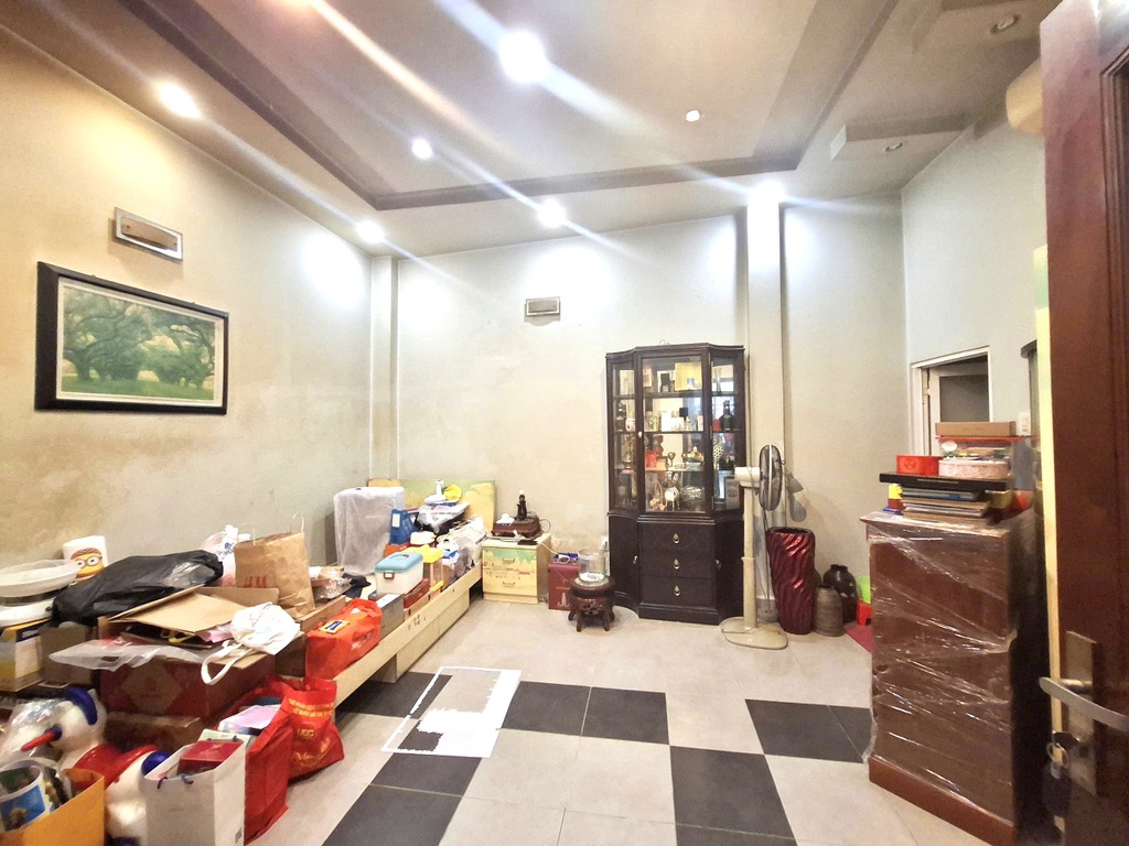 Bán nhà mặt phố Phú Nhuận 63m2 4 tầng mặt tiền 3.6m kinh doanh sầm uất