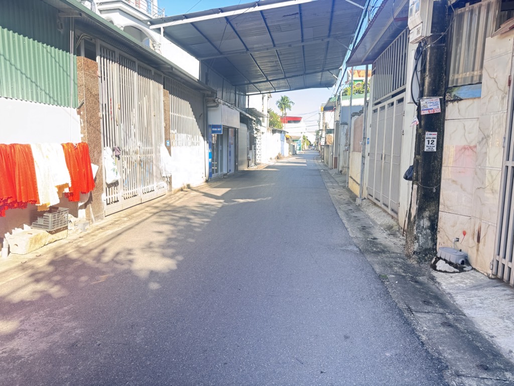 Nhà lô góc 3 tầng mới xây, kinh doanh đỉnh ngay trung tâm Sóc Sơn