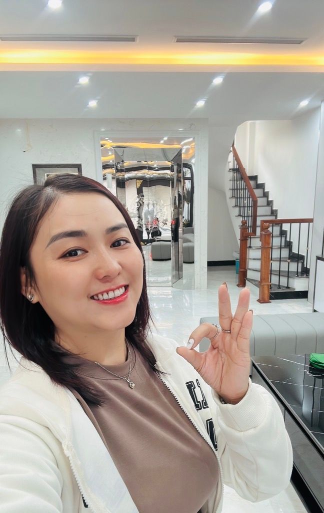 Nhà mặt phố Long Biên - 7 tầng siêu đẹp, thang máy Fuji