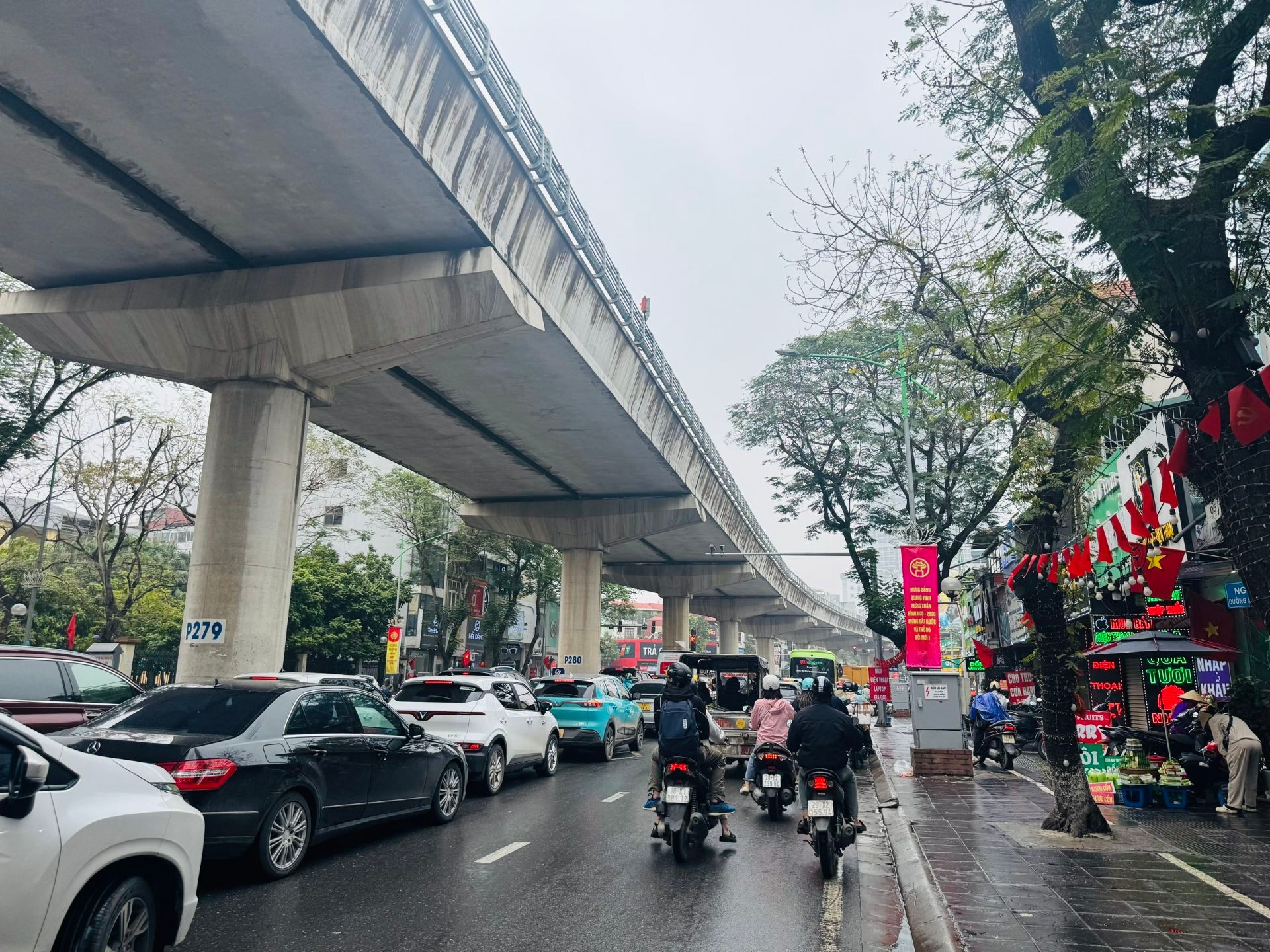 MẶT PHỐ XUÂN THỦY – CẦU GIẤY -39M² – 5 TẦNG -VỈA HÈ Rộng -PHÂN LÔ -DÒNG TIỀN 30TR/THÁNG, Kinh Doanh