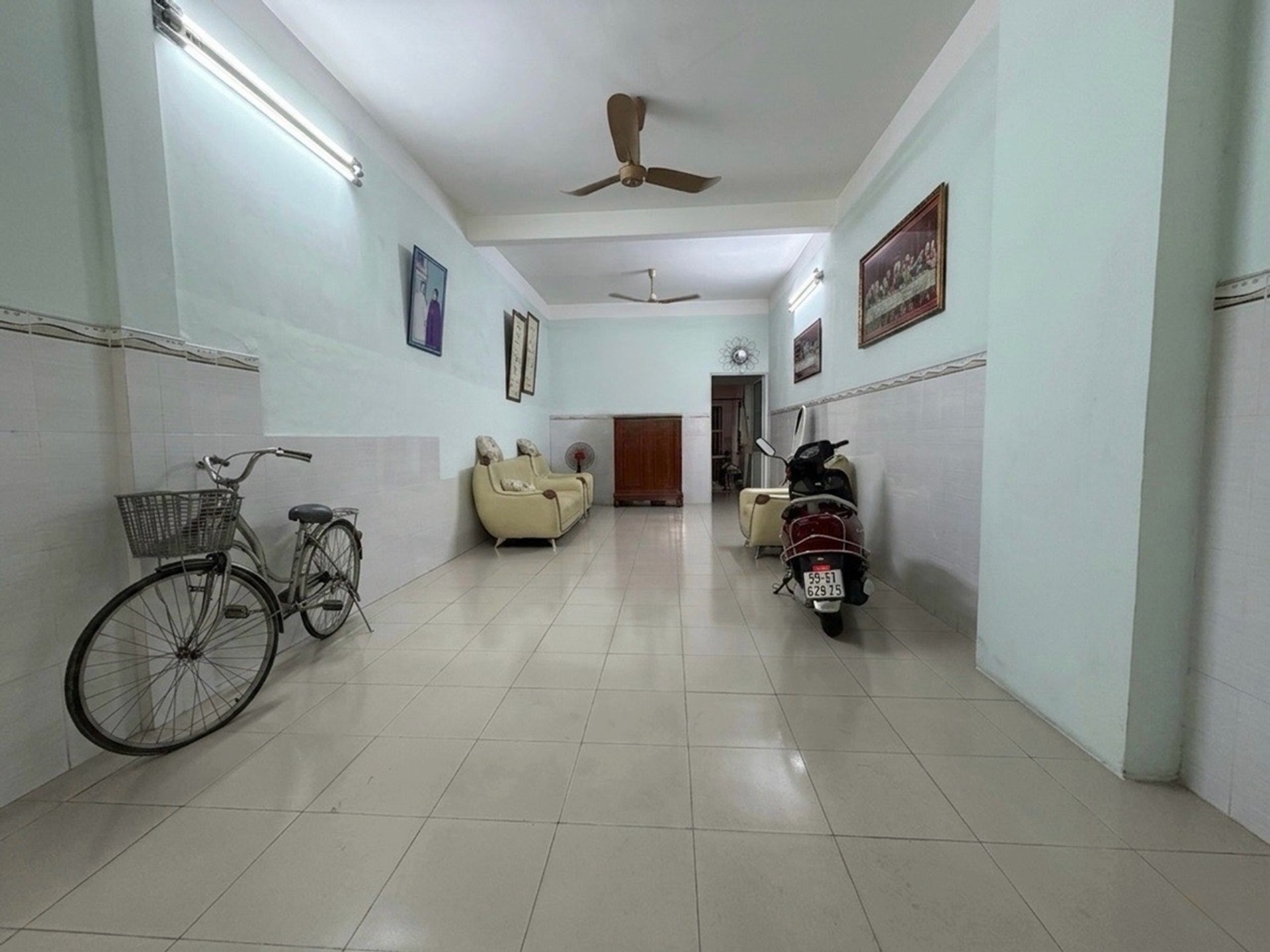 Bán nhà riêng 2 tầng hướng Đông Nam tại Phú Nhuận, diện tích 116.5 m2