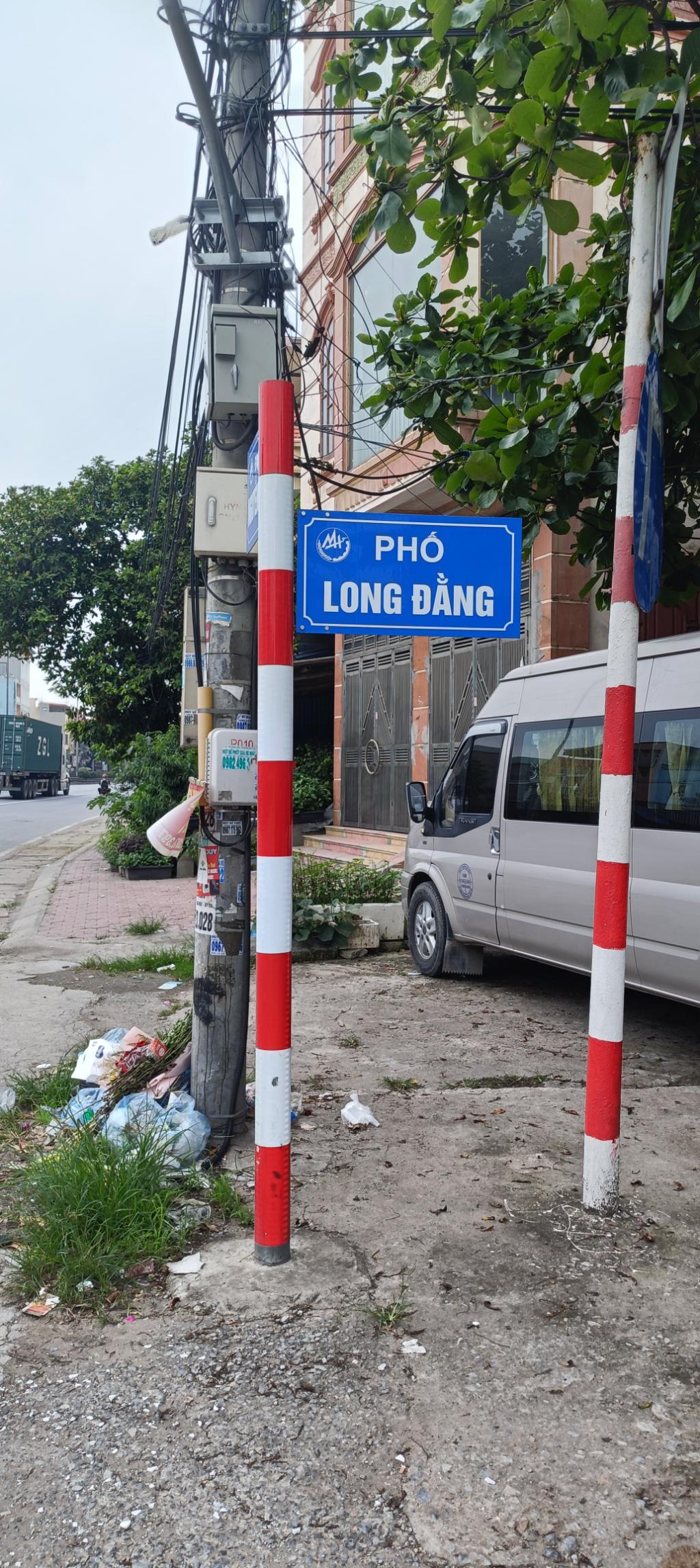 Bán nhà mặt phố giá tốt gần UBND phường Phùng Chí Kiên