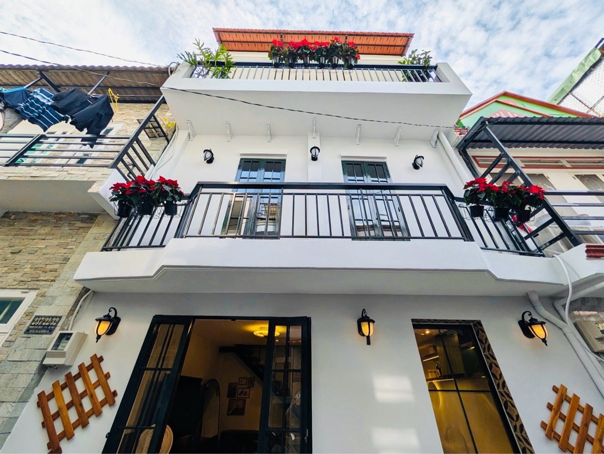 🔥🍍CHƯA TỚI 4TỶ - 3 TẦNG 3PN -3Restroom - THIẾT KẾ ĐỘC ĐẸP - FULL NỘI THẤT gần EMART GÒ VẤP