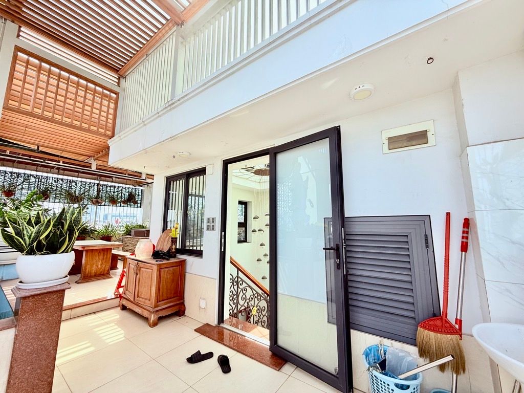 Bán Biệt Thự mặt phố 5 tầng Nhà Ga T3 Tân Bình, Ngang Gần 8m, giá 59 tỷ
