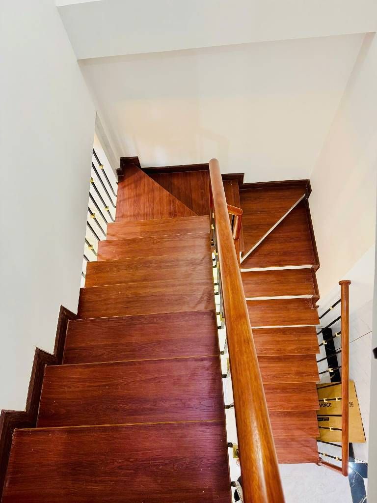 THANG MÁY - 30M RA PHỐ  -FULL NỘI THẤT , khu vực giao thông cực kỳ thuận lợi