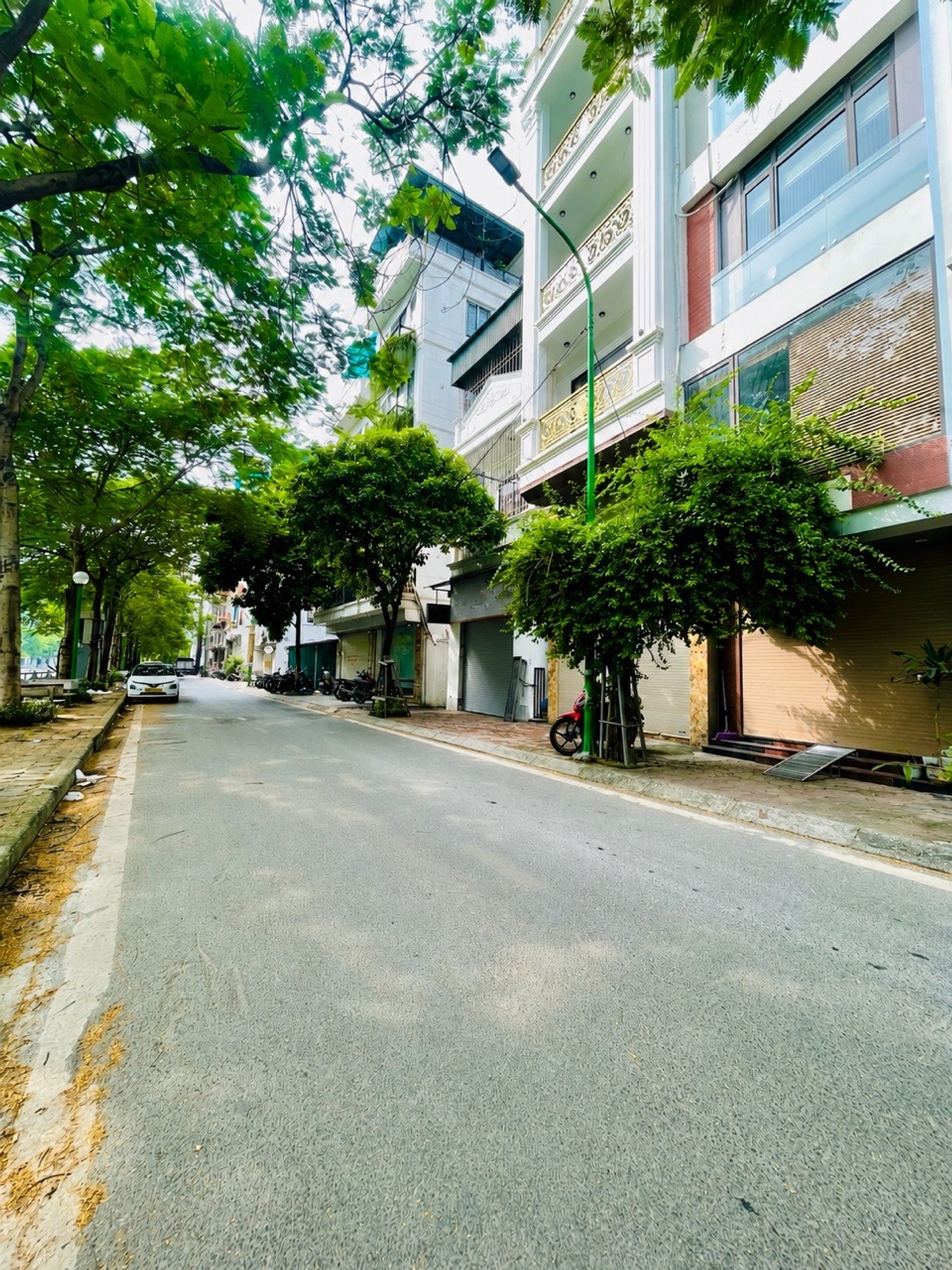 SIÊU PHẨM MẶT PHỐ - VỈA HÈ - KINH DOANH SẦM UẤT 🏢- Bờ Sông Sét