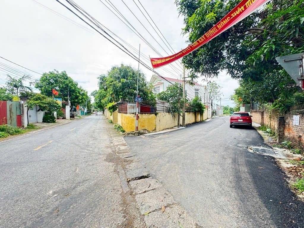Đất Vuông Mặt Tiền Rộng - Ngõ Ô Tô, An Ninh Tốt tại Xã Phường