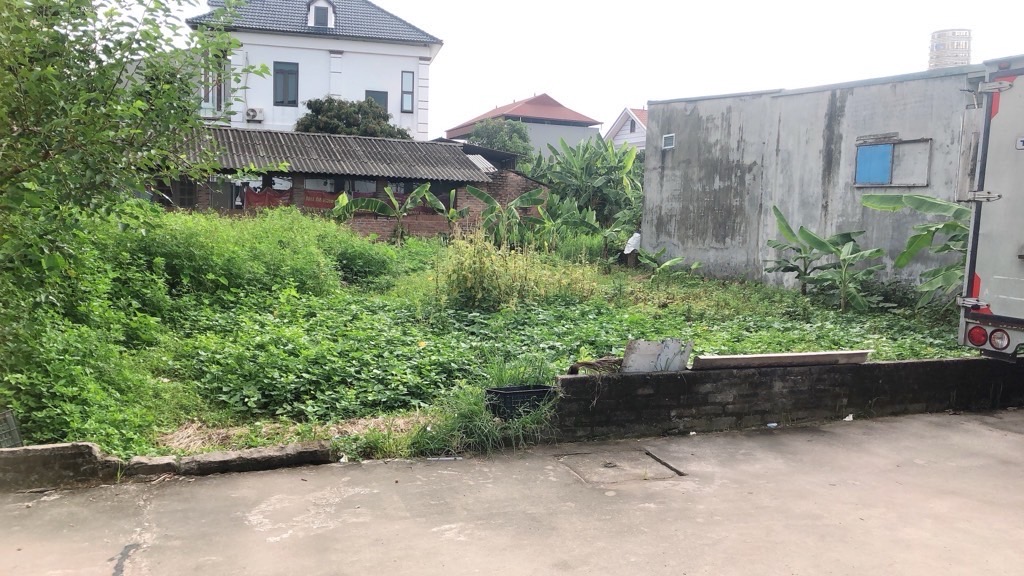Đất đẹp ô tô vào dễ tại gần sân bay Nội Bài