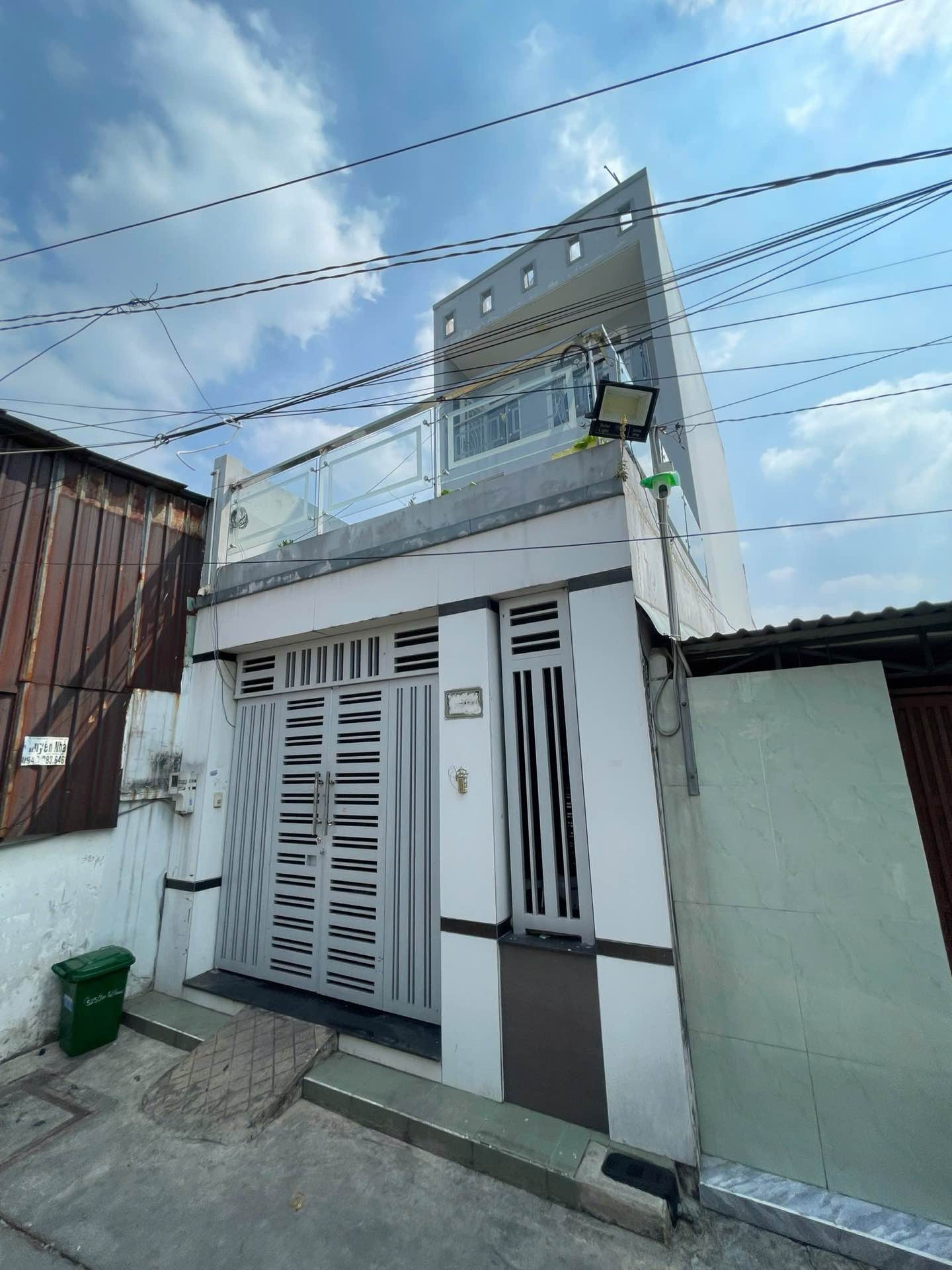 Nhà 3 phòng ngủ giá hời, gần Aeon Tân Phú