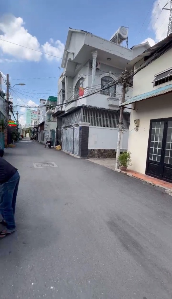 Bán nhà 2 tầng 75m2, hẻm ô tô Gò Vấp, giá 6.9 tỷ