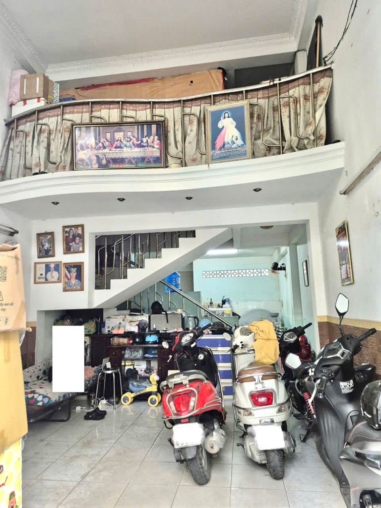 Nhà 3 Tầng View Đẹp, Gần Trung Tâm Quận 3