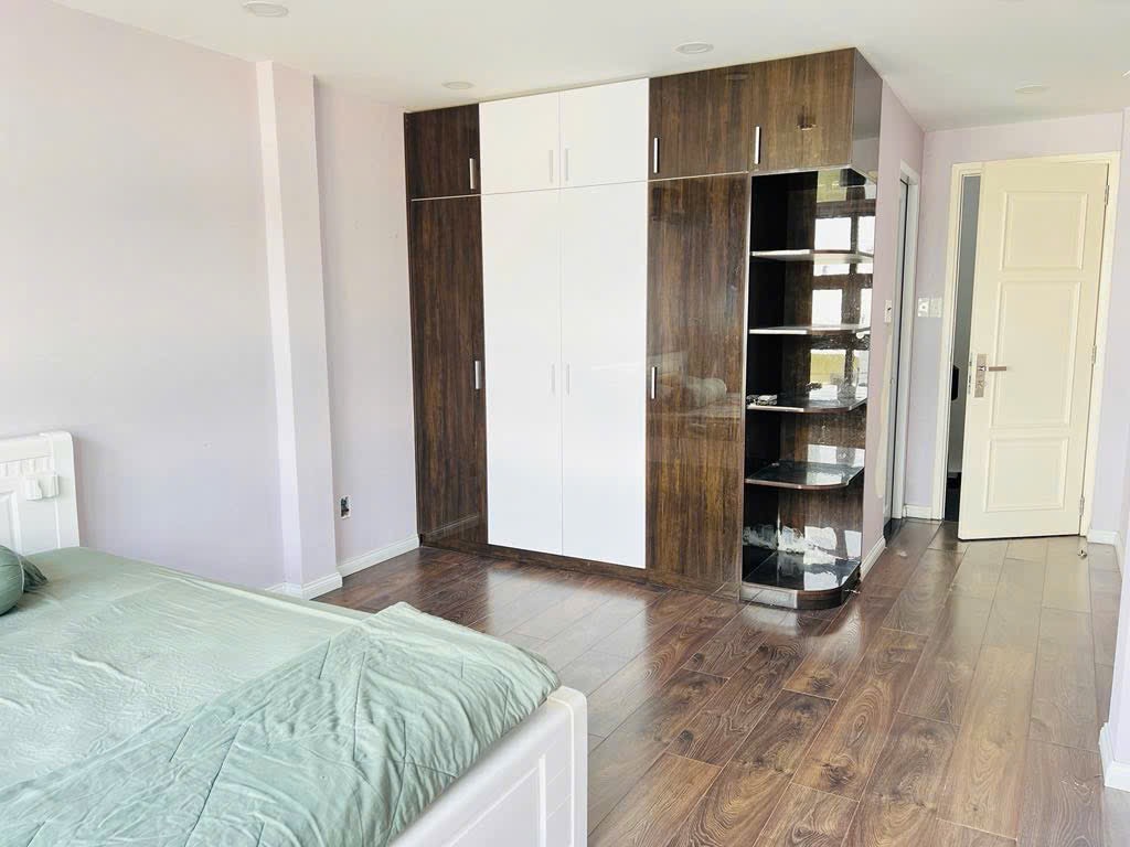 Bán nhà mặt phố Phường 14, Phú Nhuận, 30m², 3 tầng, vị trí kinh doanh sầm uất