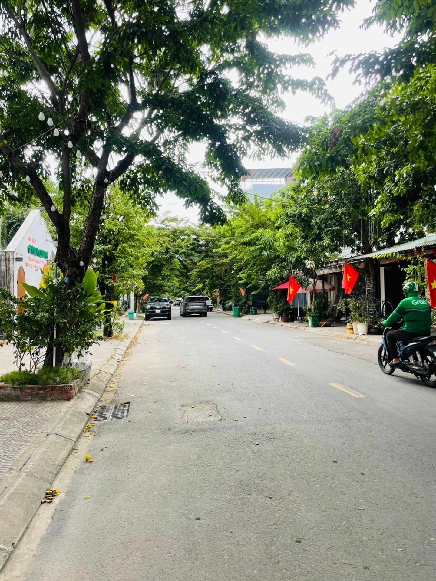 Nhà 2 tầng cực chất tại khu vip Hòa Xuân