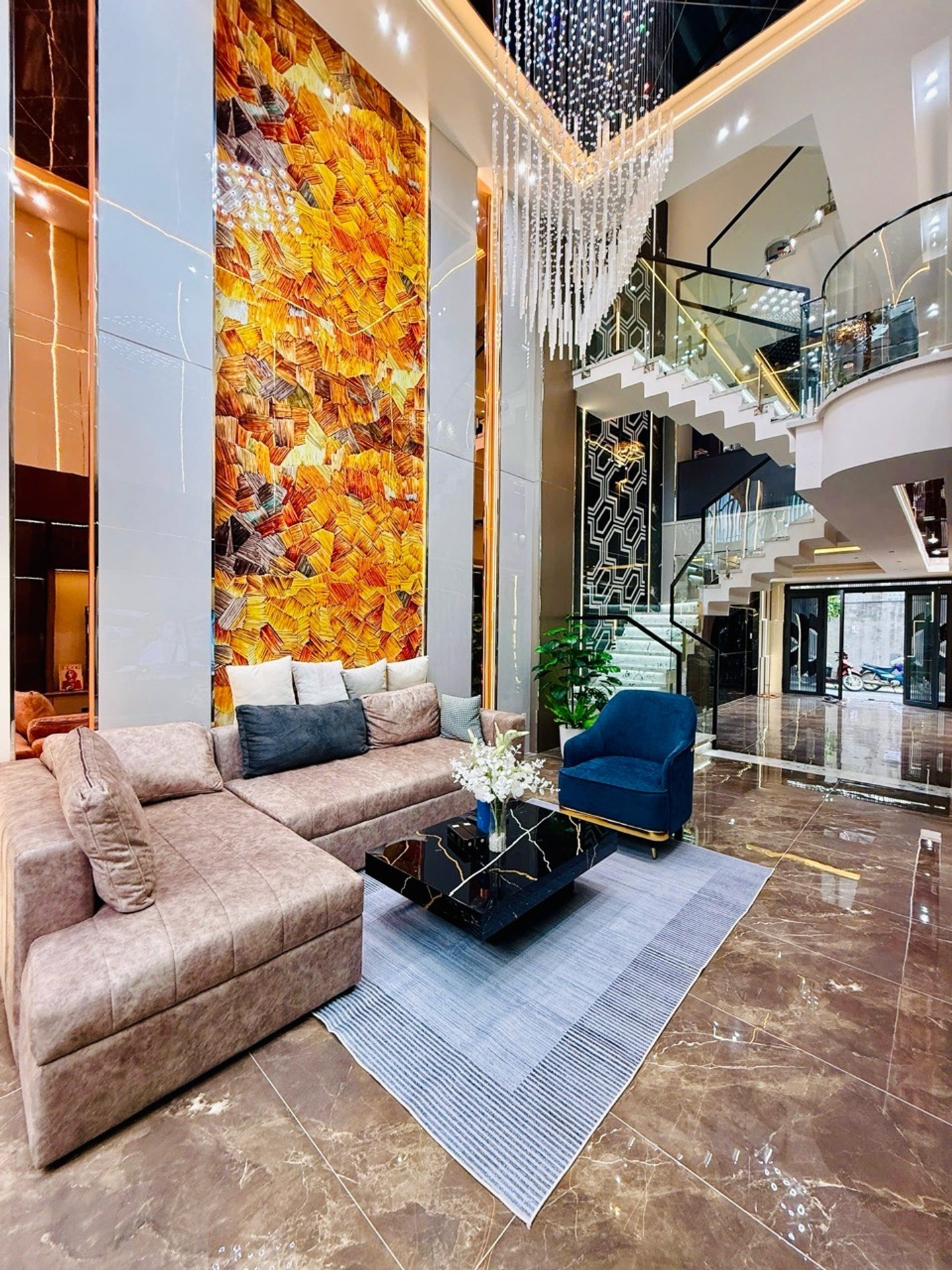 CẦN NHÀ MỚI RỘNG 68M², ĐƯỜNG XE TẢI THÔNG?
🏡 Căn nhà đáng tham khảo Thới An, thiết kế hiện đại,