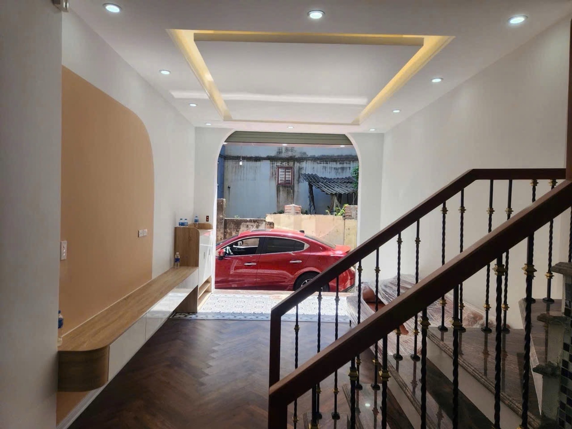 Nhà 5 tầng khu đô thị mới Tứ Hiệp, ô tô đỗ cửa, lô góc