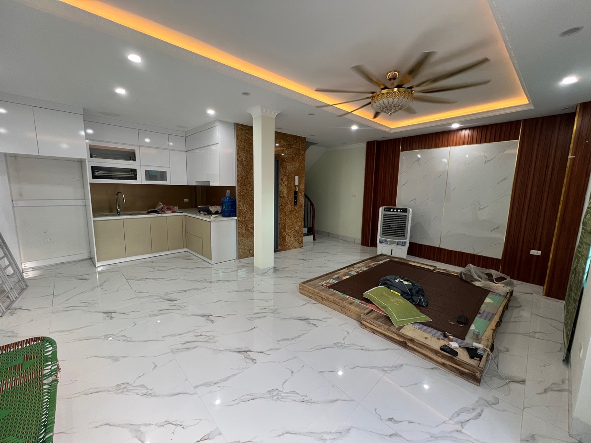 Bán nhà 5 tầng trung tâm Cầu Cốc, 50m2, MT rộng, thang máy, nhà đẹp ở ngay, giá 7 tỷ
