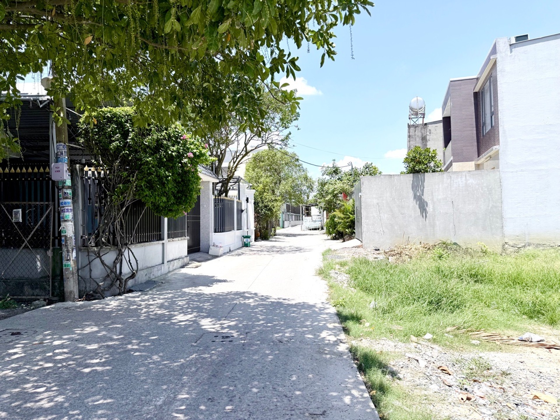Nhà 2 tầng 100m2 hẻm ôtô tránh, full nội thất, Trương Thị Như, Hóc Môn, giá 5.x tỷ