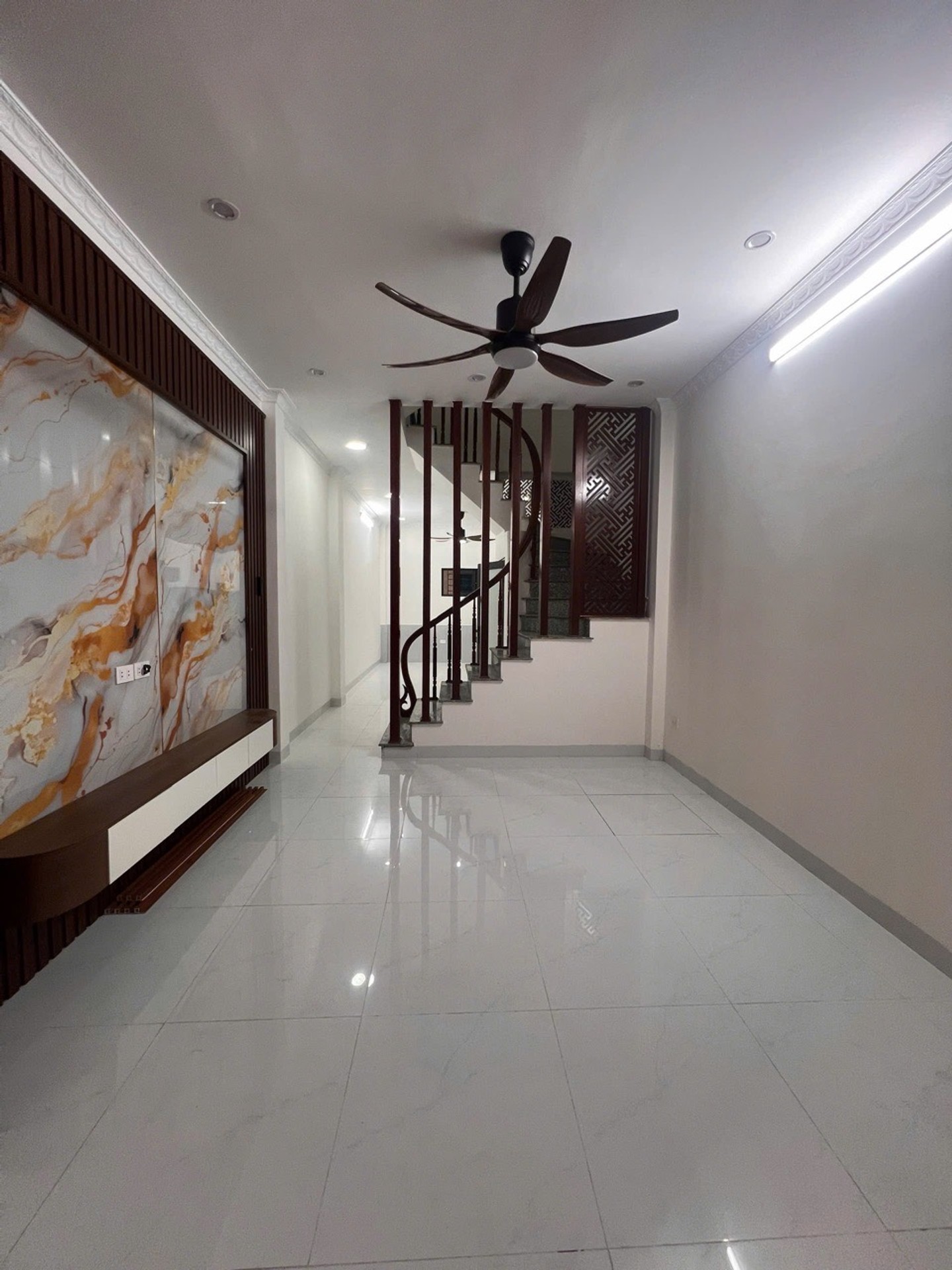 Bán nhà Vân Canh , cách ô tô chỉ vài bước chân,full nội thất , DT 39m 4 tầng, giá nhỉnh 6 tỷ