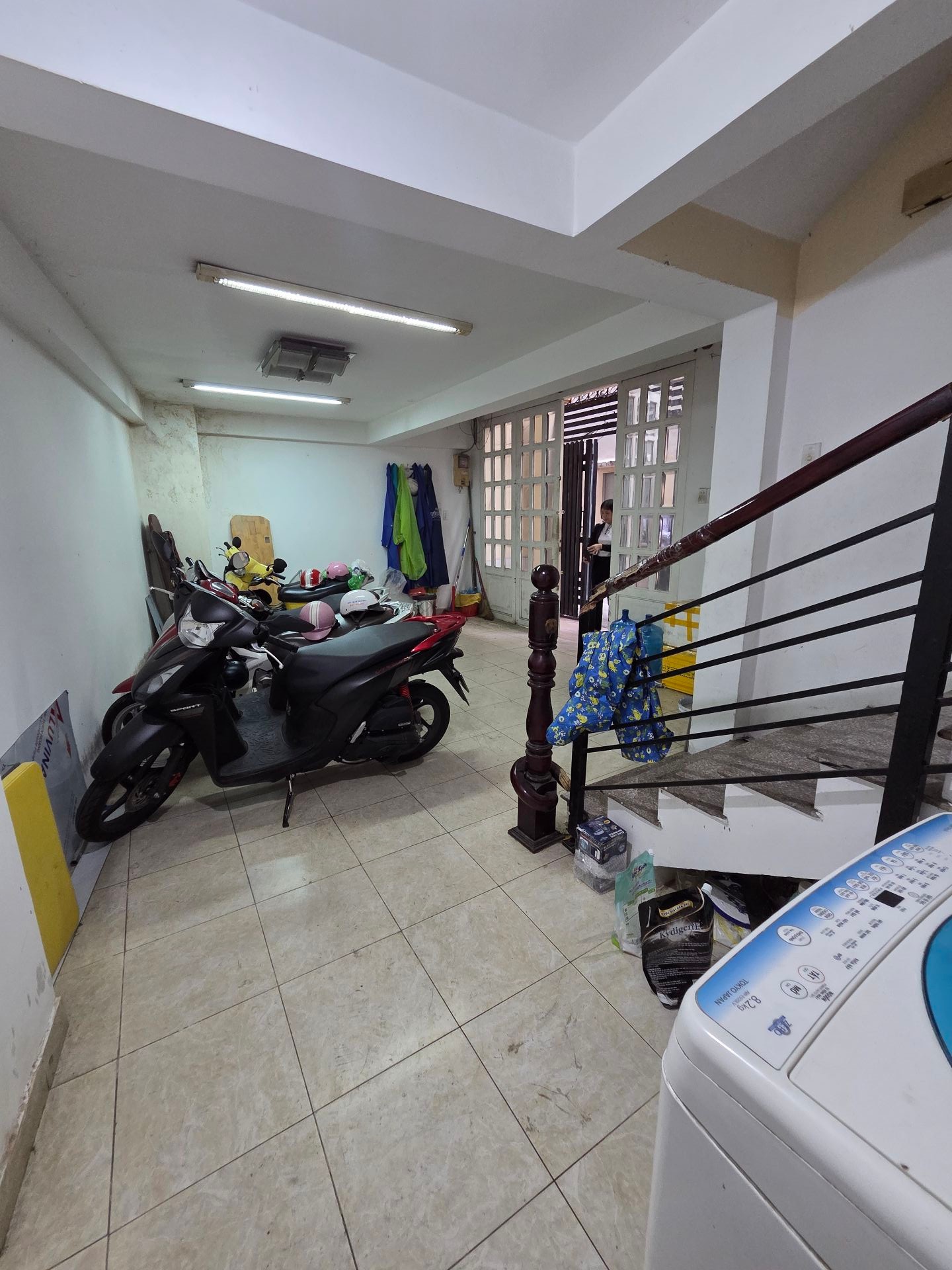 Bán nhà riêng 5 tầng tại phường 4, quận Tân Bình, gần vòng xoay Lăng Cha Cả