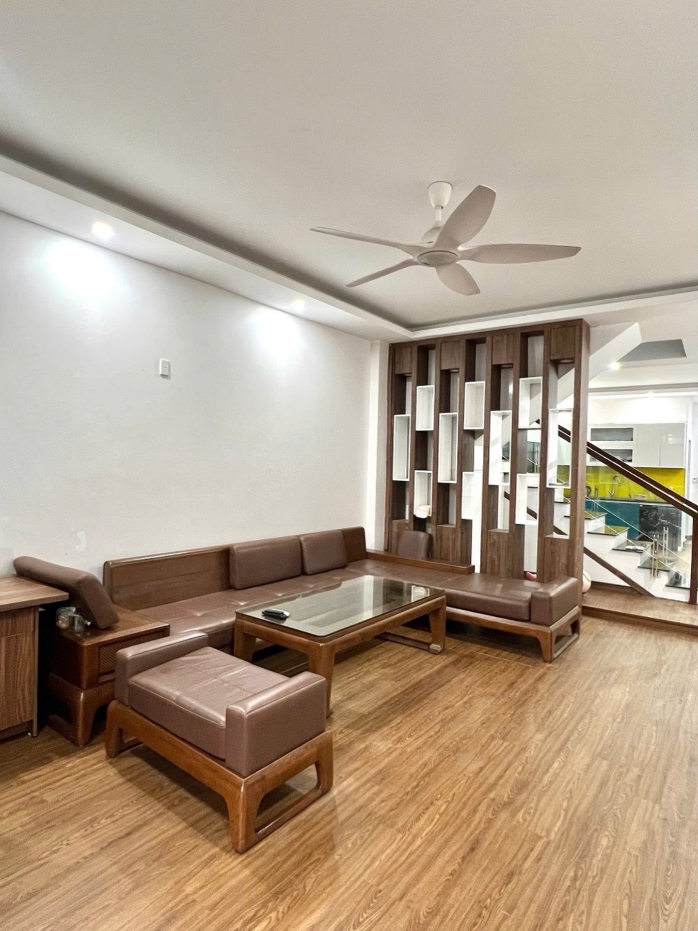 Bán nhà riêng 3 tầng tại trung tâm TP Hạ Long, diện tích 66,2m², mặt tiền 4,5m, hướng Nam