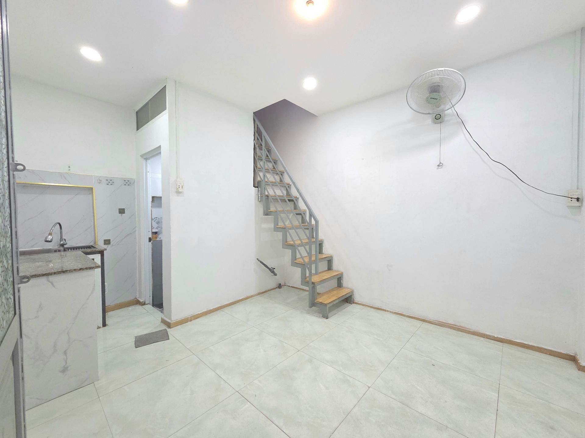 Nhà 2 tầng rộng 4.3m, 2 phòng ngủ, cơ hội sở hữu nhà riêng giá tốt tại Vi Bằng