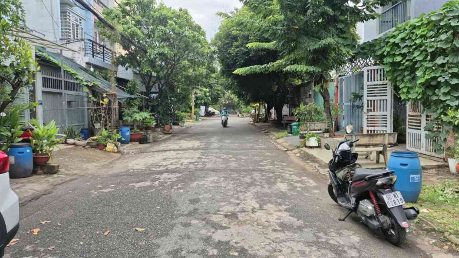Nhà đẹp 3 tầng ngay cầu Tham Lương, phường Đông Hưng Thuận, khu quy hoạch đồng bộ -66m2- vuông vức