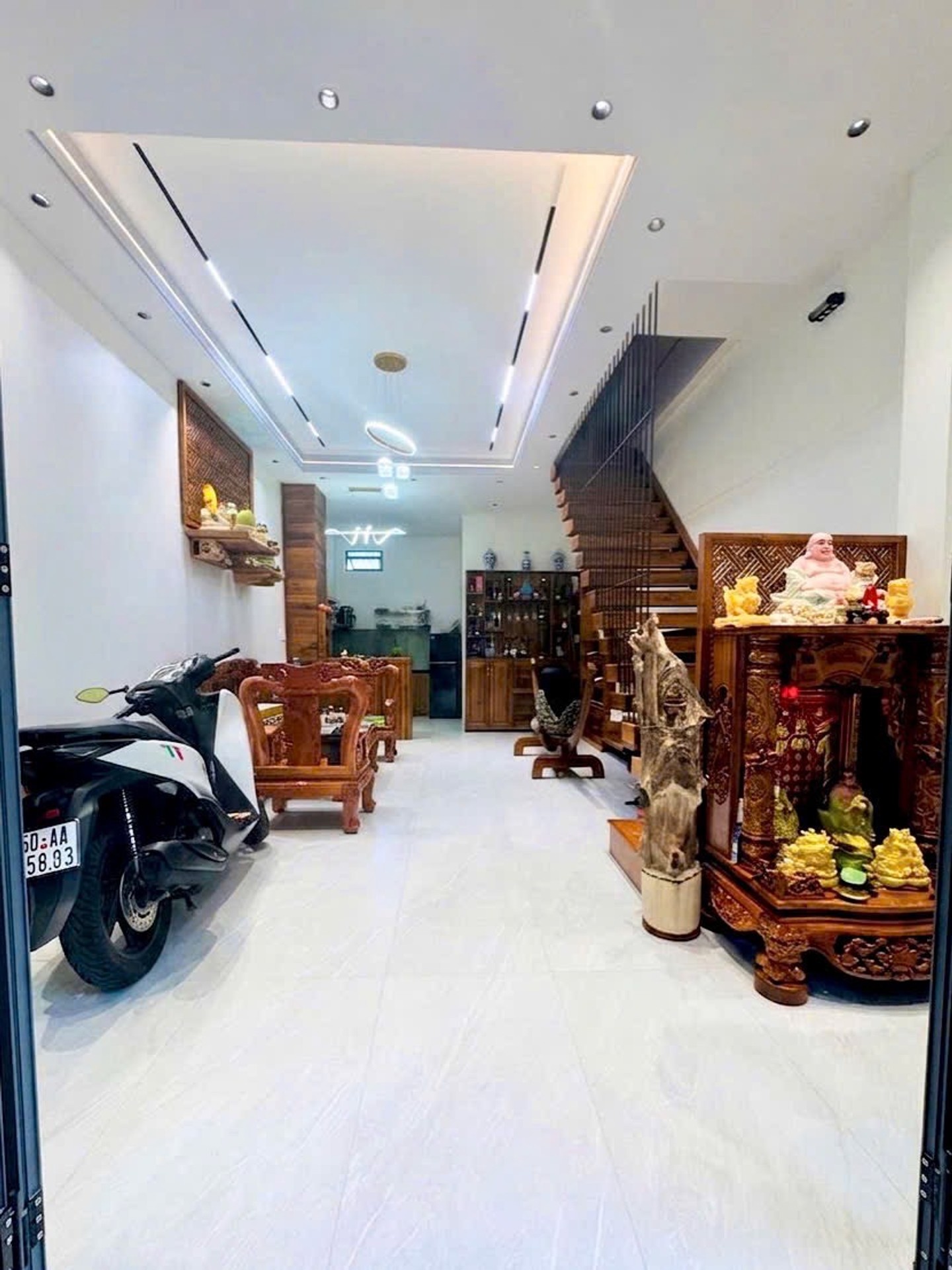 Nhà đẹp 2 tầng hẻm xe hơi, nội thất cao cấp, giá tốt tại Bình Tân – Cơ hội khó bỏ lỡ