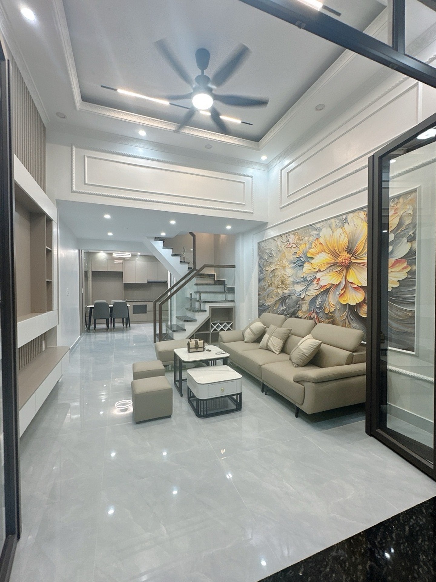 Bán nhà hồ sen
