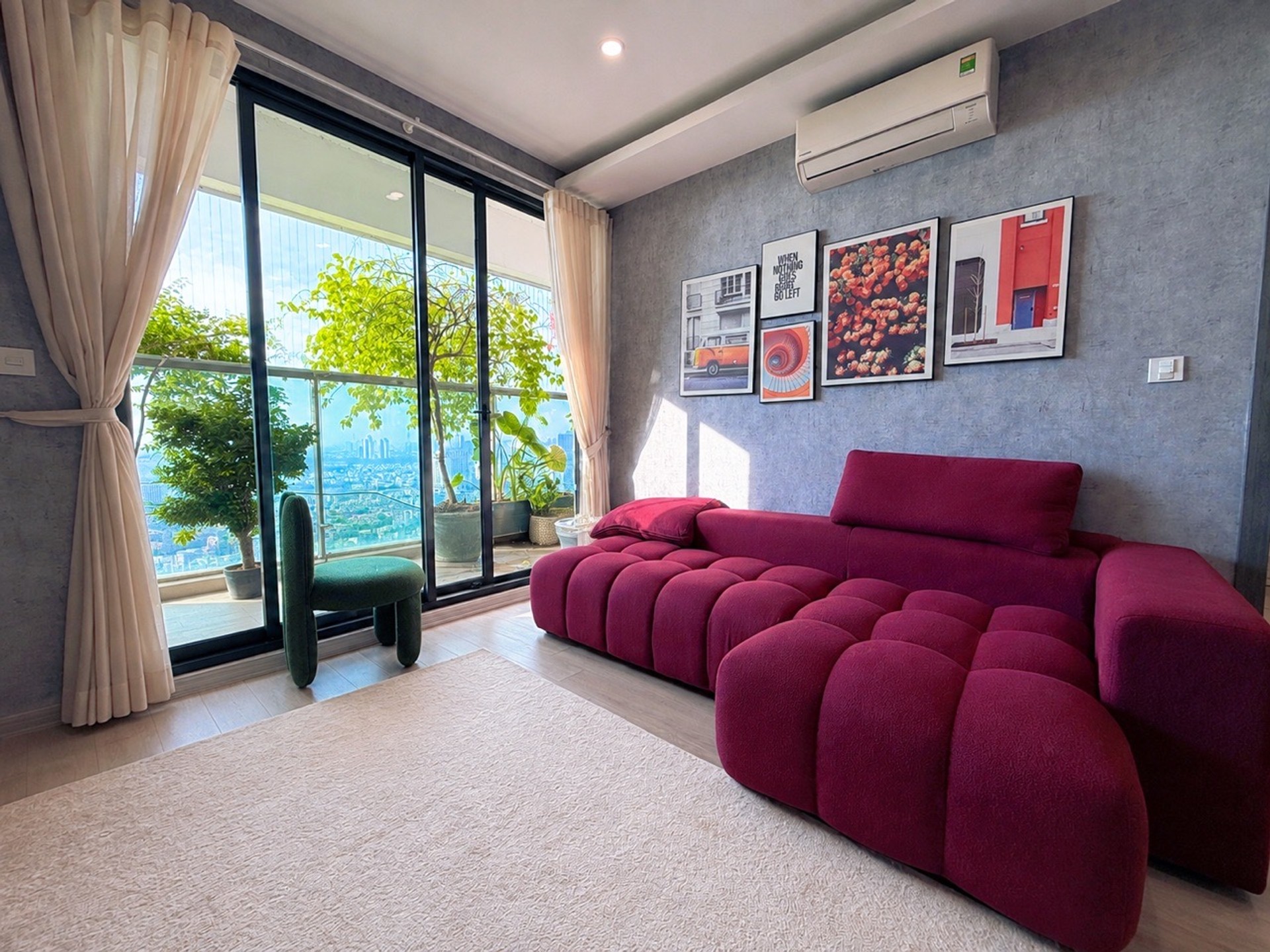 Căn hộ 2PN+1 View Đẹp Mặt Đường Quang Trung
