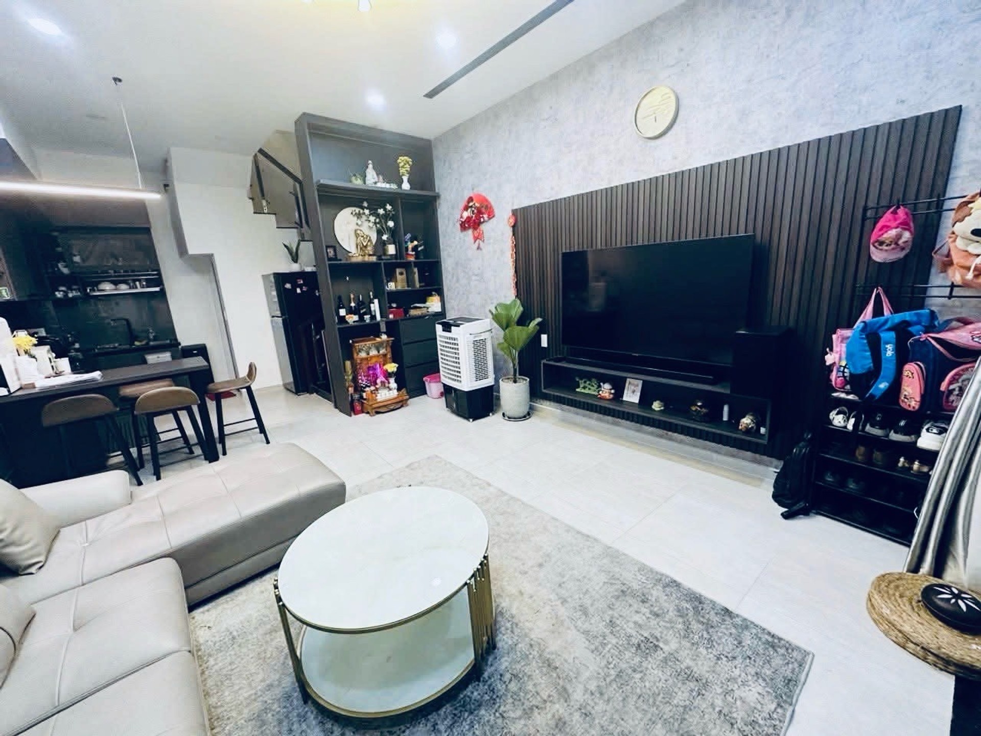 NHÀ ĐẸP-NỞ HẬU TÀI LỘC-ĐƯỜNG NHỰA 7m-DƯƠNG QUẢNG HÀM-DT-40m-AN NHƠN GV
Giá 8,7 Tỷ-SẴN DÒNG TIỀN