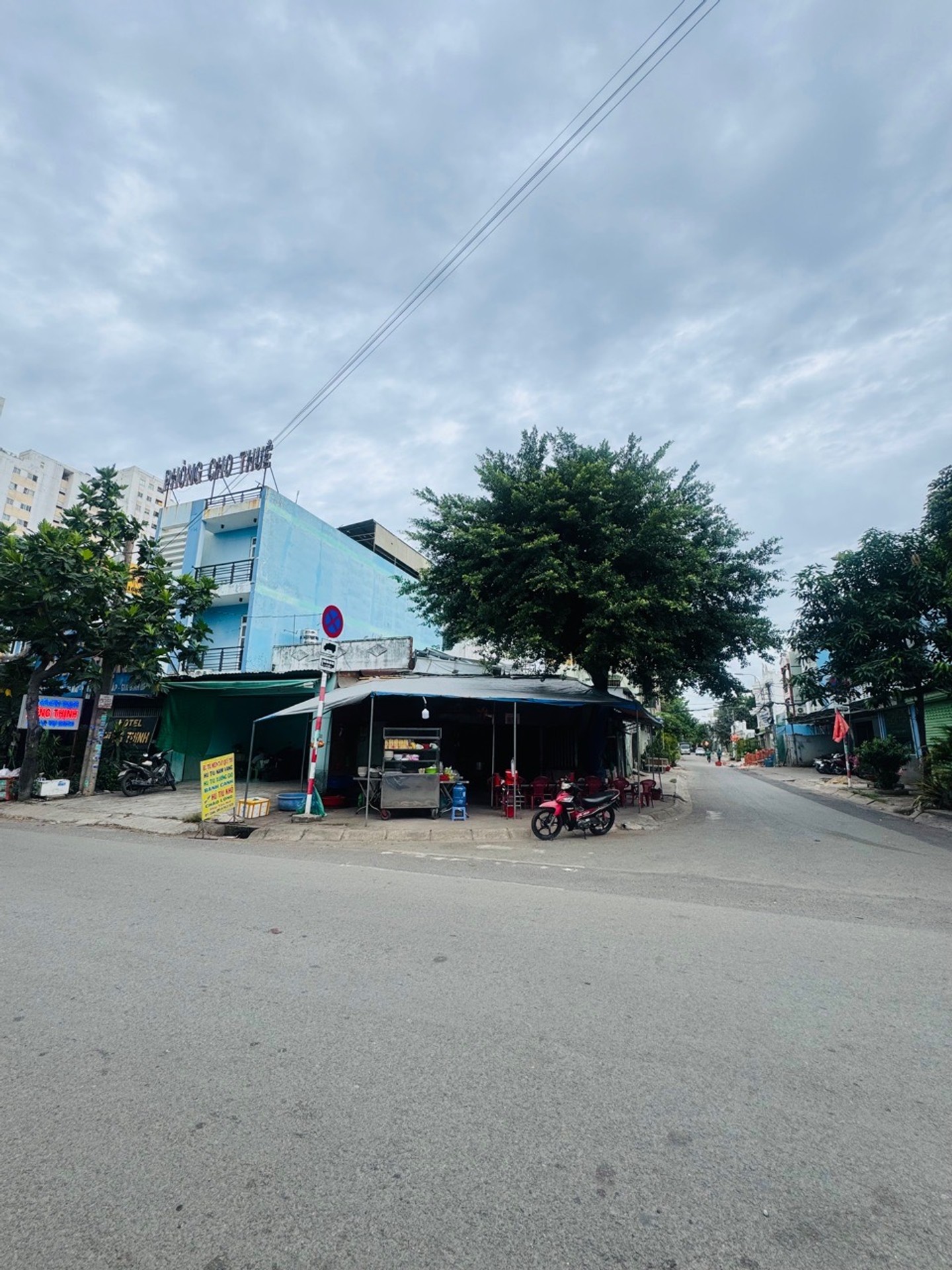 Bán đất góc 2 mặt tiền gần chợ đầu mối Hóc Môn, 6x21m, 9.x tỷ
