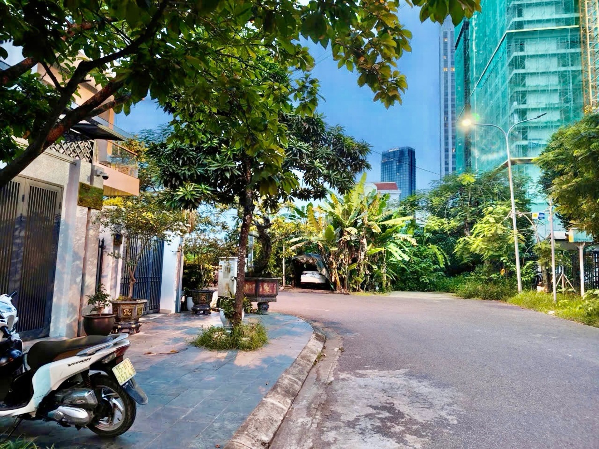 KHU ĐÔ THỊ MỚI SỞ DẦU, VỈA HÈ Ô TÔ TRÁNH ĐỖ NGÀY ĐÊM, 2 THOÁNG VĨNH VIỄN - THANG MÁY, 100m2, 4 tầng