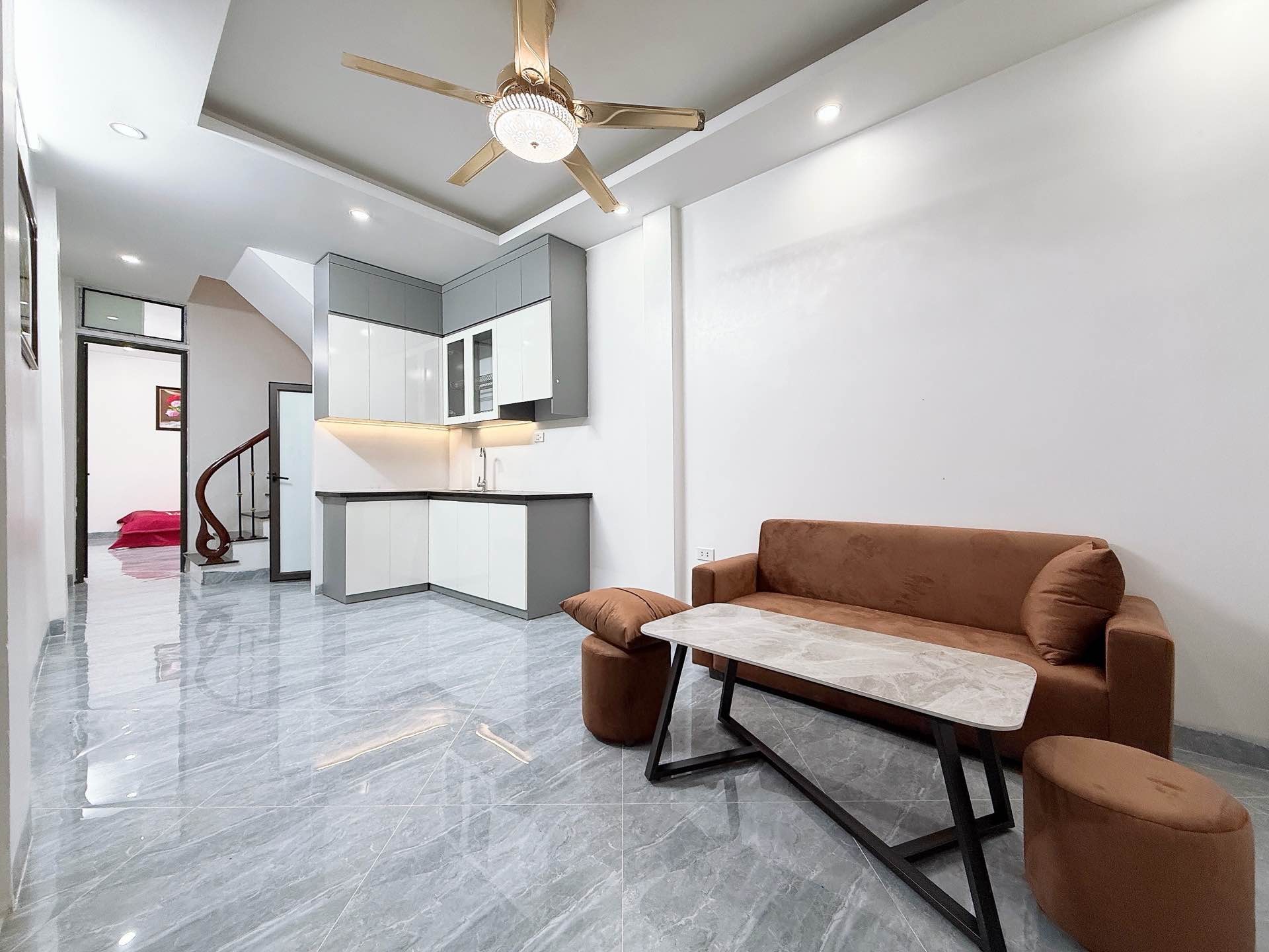Nhà 4 tầng 6 phòng ngủ tại Vĩnh Tuy phù hợp đầu tư hoặc ở
