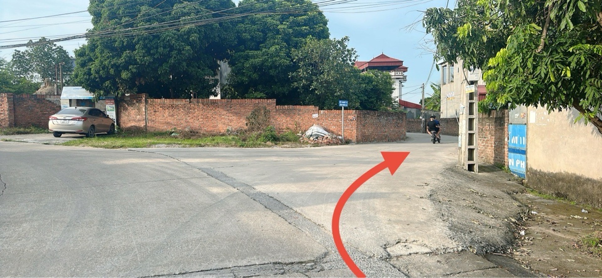 Siêu phẩm đất 4 thoáng rộng 700m2 gần trường đua ngựa